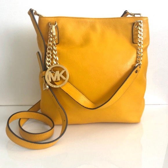 Michael Kors Handbags - Michael Kors Leather Crossbody Messenger Bag